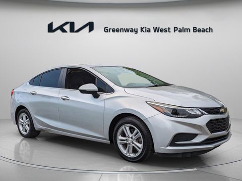 Used 2017 Chevrolet Cruze LT w/ Convenience Package FWD image 1