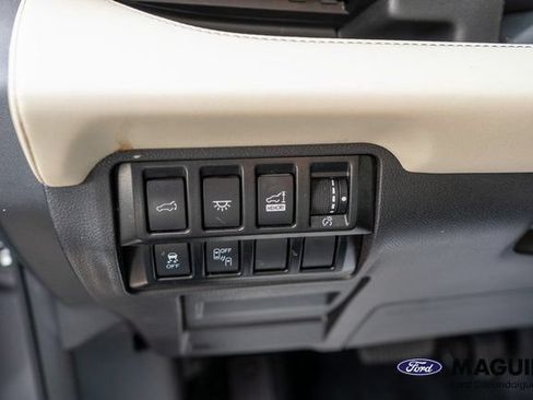 Used 2022 Subaru Ascent Limited AWD/4WD image 23
