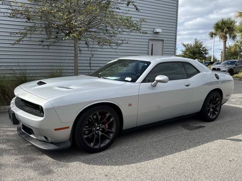 Used 2022 Dodge Challenger R/T Scat Pack image 1