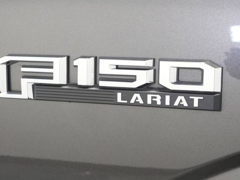 Used 2017 Ford F150 Lariat w/ Equipment Group 502A Luxury image 11