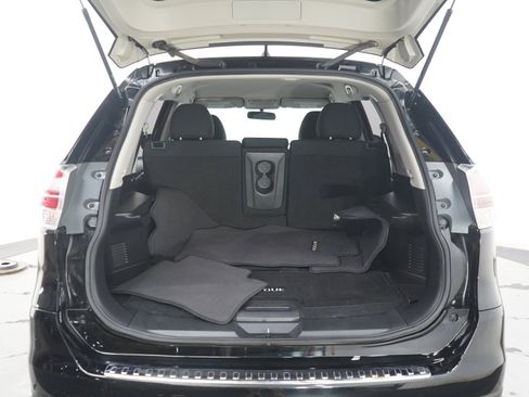 Used 2015 Nissan Rogue S AWD/4WD image 16