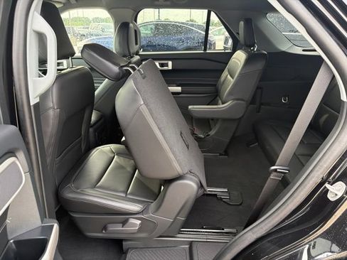 Used 2024 Ford Explorer XLT w/ Equipment Group 202A AWD/4WD image 15