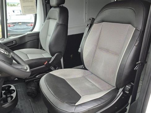 Used 2025 RAM ProMaster 2500 w/ Convenience Group FWD image 25