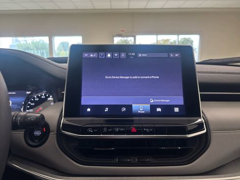 Used 2024 Jeep Compass Limited image 35