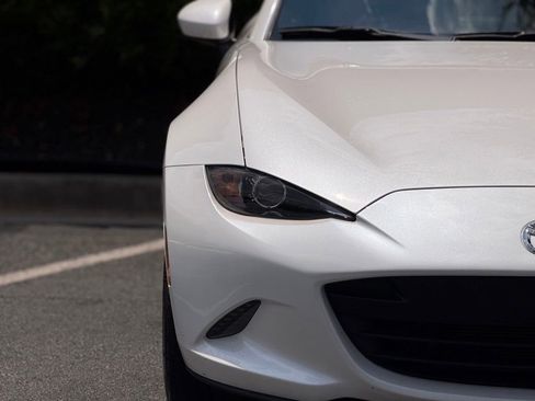 Used 2023 MAZDA MX-5 Miata Grand Touring RWD image 4