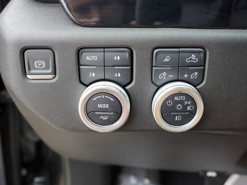 Certified 2024 Chevrolet Silverado 3500 High Country AWD/4WD image 27