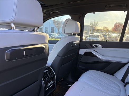 Used 2026 BMW X5 xDrive40i w/ M Sport Package image 34