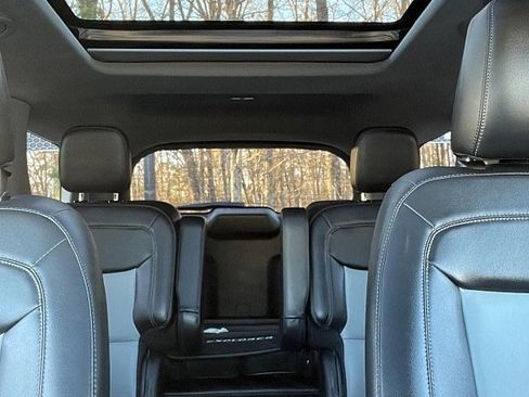 Used 2022 Ford Explorer XLT w/ Equipment Group 202A image 12