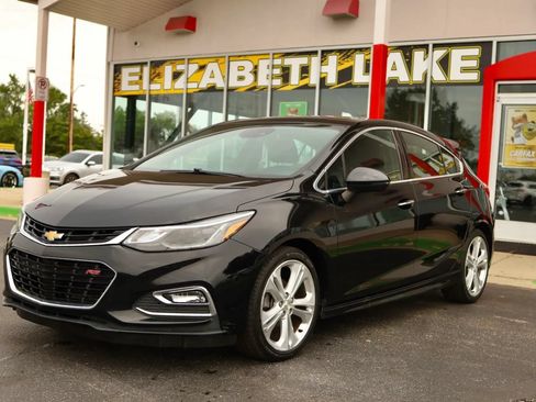 Used 2017 Chevrolet Cruze Premier FWD image 1
