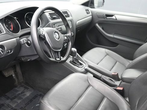 Used 2025 Chevrolet Equinox LT w/ Safety and Technology Package FWD image 13