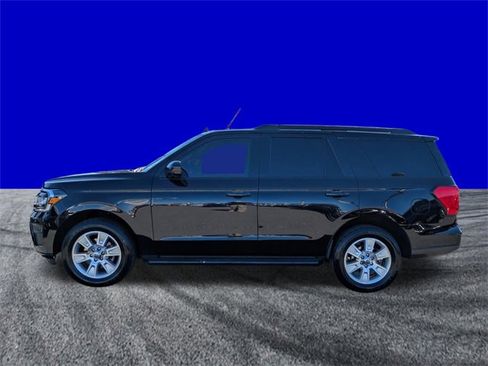 Certified 2023 Ford Expedition XLT image 7