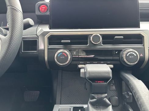 Used 2025 Toyota Tacoma TRD Off-Road image 11