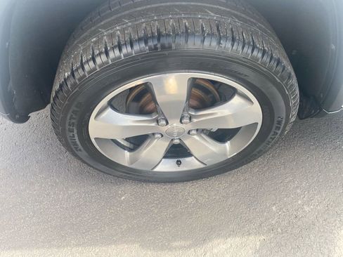 Used 2015 Jeep Grand Cherokee Limited w/ Trailer Tow Group IV image 33