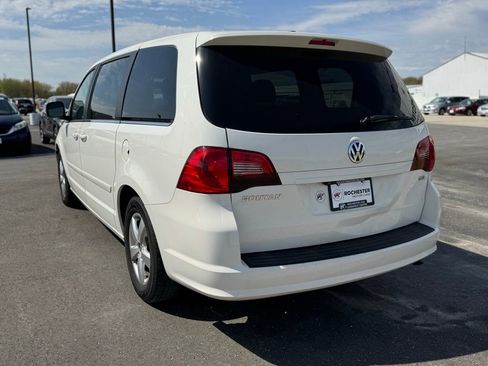 Used 2010 Volkswagen Routan SEL FWD image 45