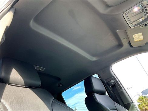 Used 2025 GMC Sierra 1500 SLT image 28