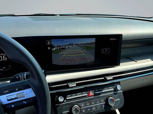 Used 2025 Hyundai Tucson SE FWD image 13
