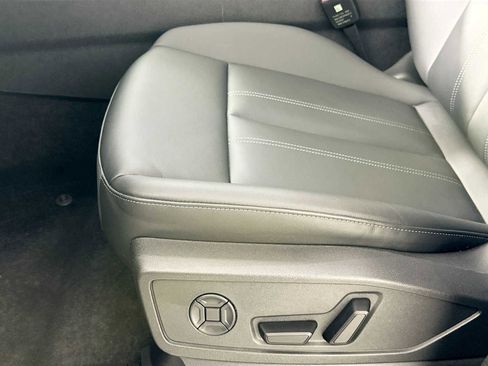 New 2025 Audi Q5 Premium image 17