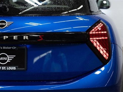 Certified 2025 MINI Cooper S image 11