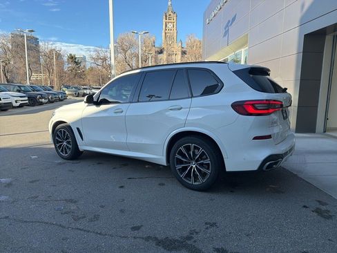 Used 2022 BMW X5 xDrive40i w/ M Sport Package image 3