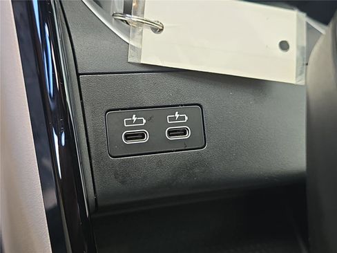 Certified 2025 BMW X1 xDrive28i w/ Convenience Package image 22