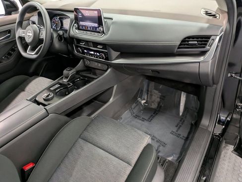 Used 2023 Nissan Rogue SV image 29