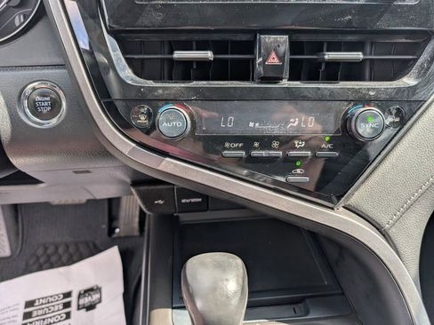 Used 2023 Toyota Camry SE w/ Convenience Package image 15