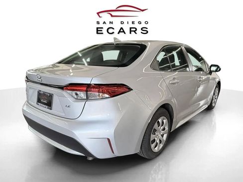 Used 2022 Toyota Corolla LE image 5