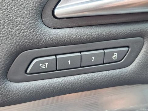 Used 2024 Cadillac XT4 Premium Luxury FWD image 30