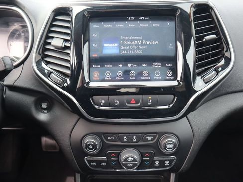 Used 2021 Jeep Cherokee Limited image 16