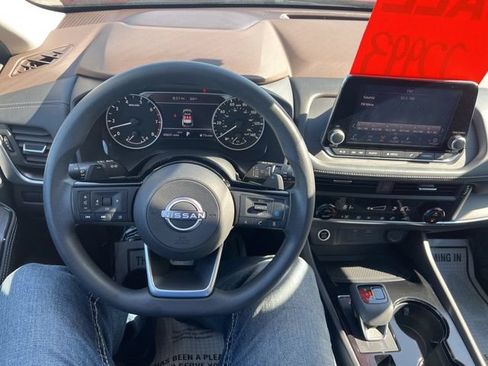 Used 2023 Nissan Rogue SV AWD/4WD image 21