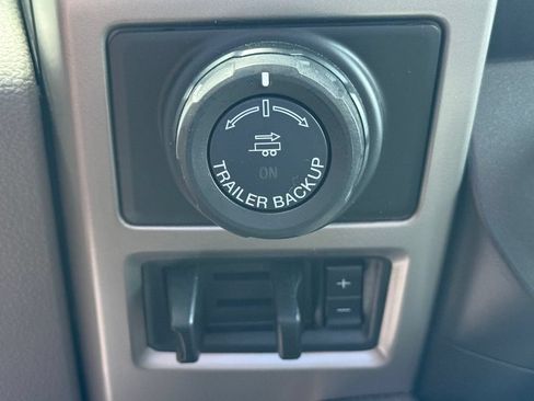 Used 2018 Ford F150 Lariat w/ Equipment Group 502A Luxury AWD/4WD image 31