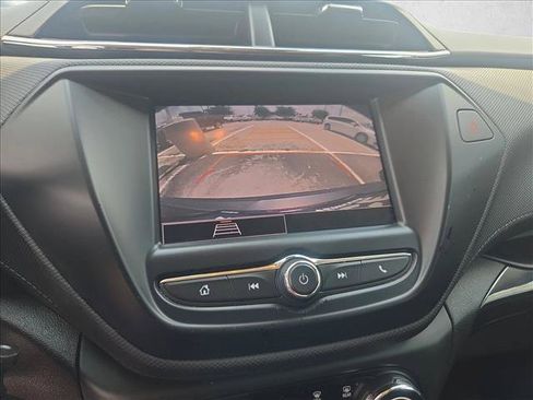 Used 2021 Chevrolet TrailBlazer LS FWD image 12