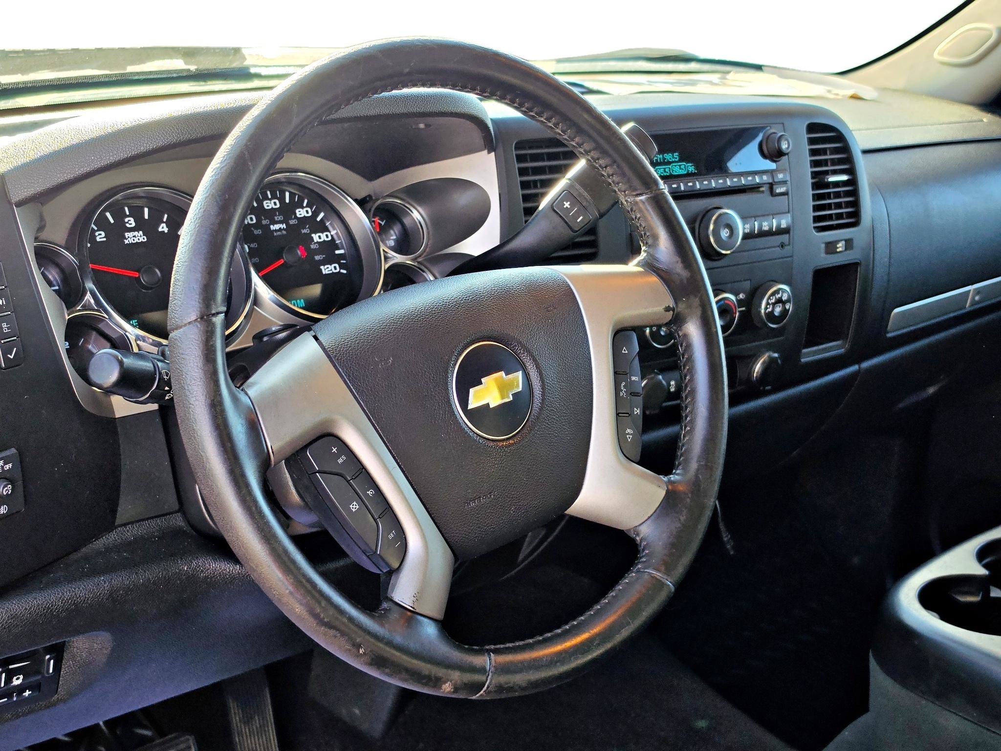 Used 2013 Chevrolet Silverado 1500 LT w/ Interior Plus Package RWD image 4