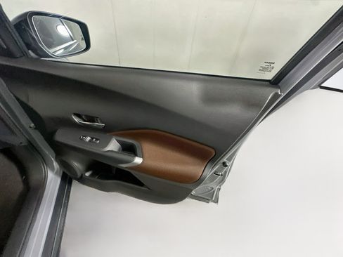Used 2023 Nissan Kicks SR FWD image 29