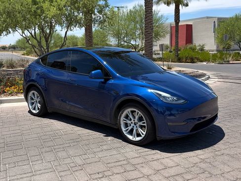 Used 2021 Tesla Model Y Long Range AWD/4WD image 2