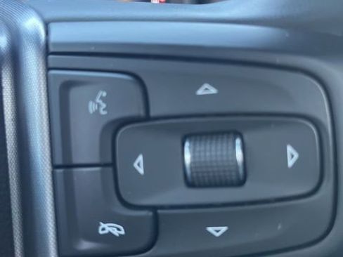 Used 2023 GMC Yukon XL SLT w/ SLT Premium Package image 18