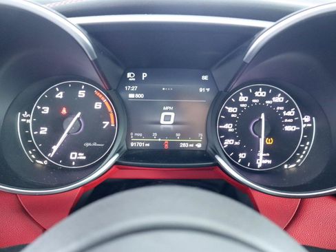 Used 2017 Alfa Romeo Giulia Ti w/ TI 19" Sport Package AWD/4WD image 21
