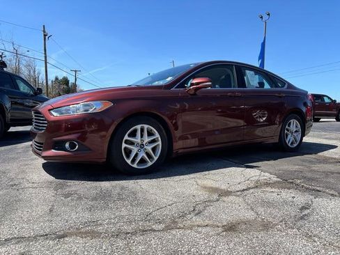Used 2015 Ford Fusion SE w/ Equipment Group 202A FWD image 3