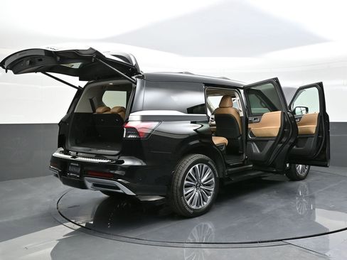 Used 2025 INFINITI QX80 Luxe image 30