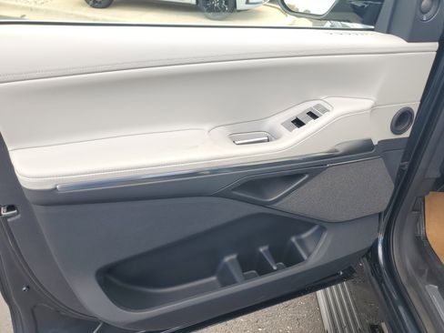 New 2025 Lincoln Navigator Reserve image 8