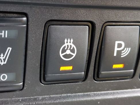 Used 2024 Nissan Frontier SV w/ Technology Package AWD/4WD image 22