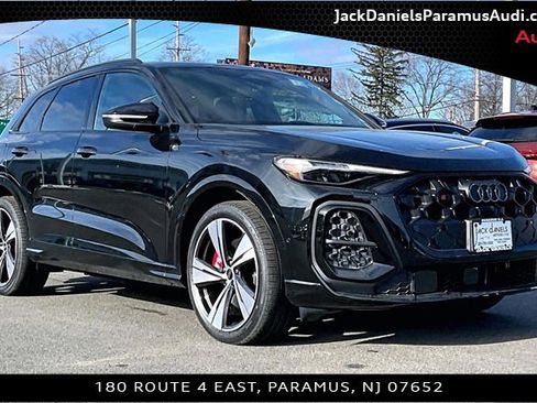 New 2025 Audi SQ5 Premium Plus image 2