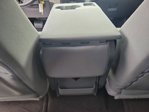 Used 2014 Ford F150 XLT w/ XLT Chrome Package AWD/4WD image 13