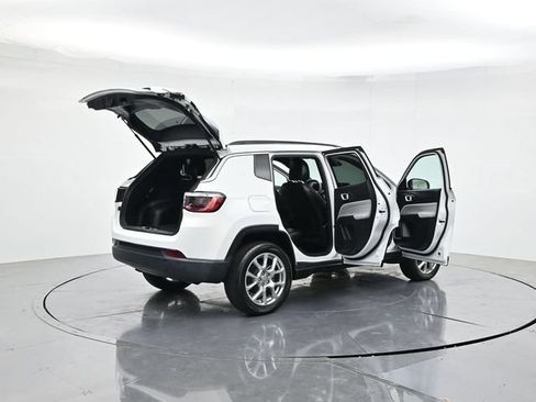 Used 2023 Jeep Compass Latitude AWD/4WD image 47
