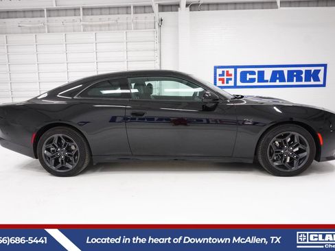 Used 2024 Dodge Charger R/T w/ Plus Group image 4