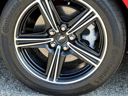 Used 2025 Ford Mustang Coupe RWD image 36
