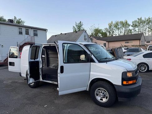 Used 2019 Chevrolet Express 2500 w/ Driver Convenience Package RWD image 8