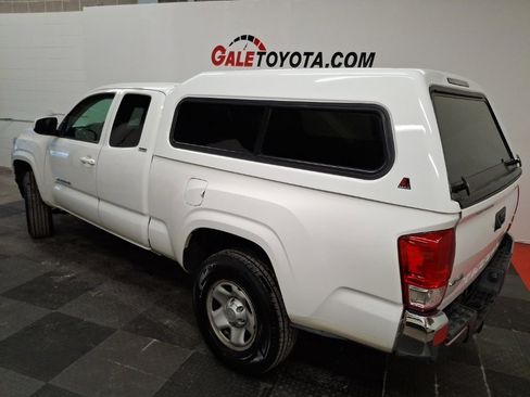 Used 2016 Toyota Tacoma SR5 image 8
