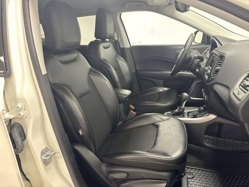 Used 2018 Jeep Compass Latitude w/ Cold Weather Group image 18