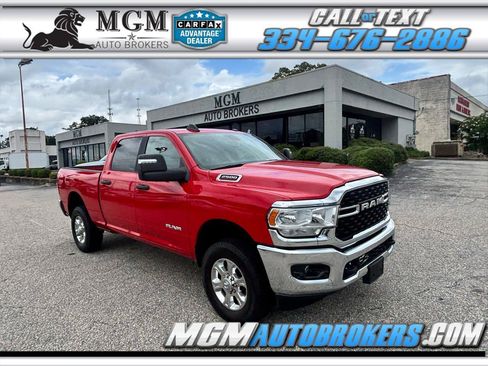 Used 2024 RAM 2500 Big Horn AWD/4WD image 1